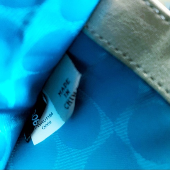 KATE SPADE Patent Green Stacy Big Apple Large Wallet - Picture 9 of 12